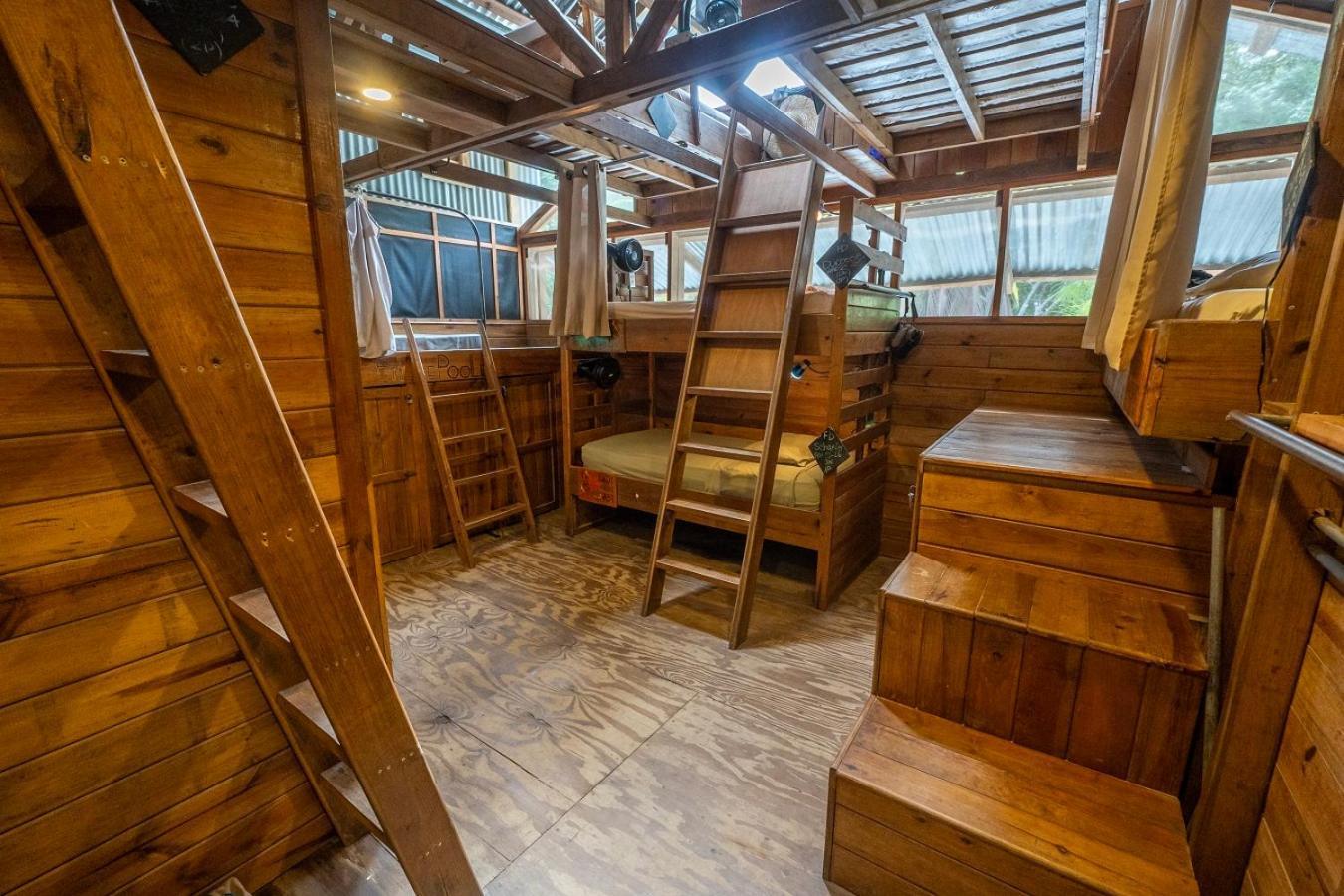 Skully's House Lodge