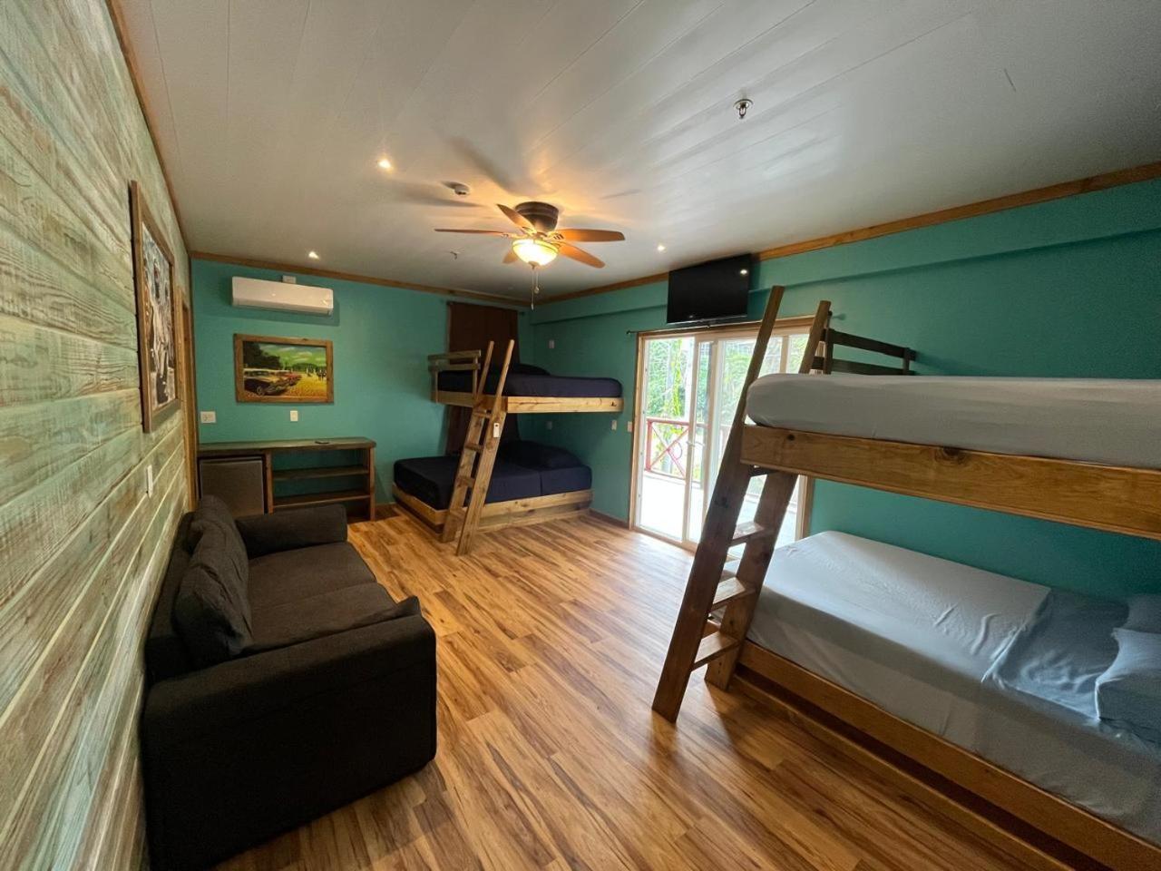 Lodge Skully's House